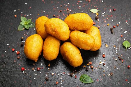 Мини-сосиски в тесте