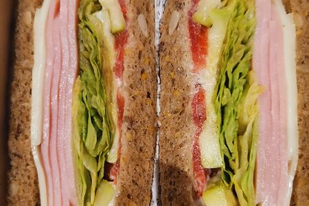 Сэндвич с ветчиной и сыром