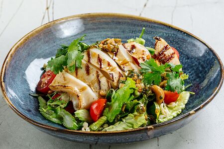 С кальмаром гриль и разнотравьем