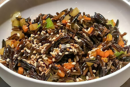 Дикий рис с овощами