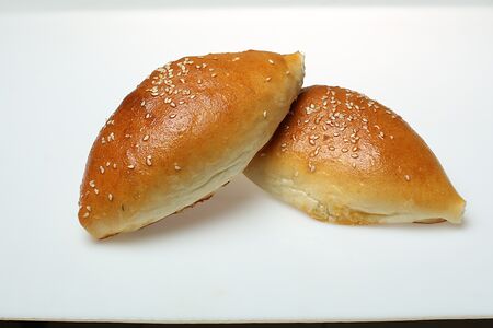 Пирожок с картошкой печеный