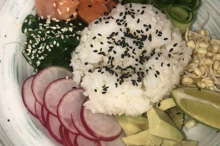 Поке с лососем