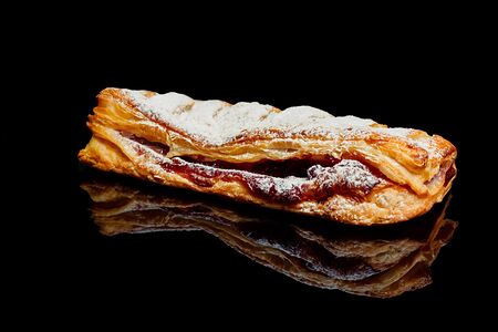 Слойка с вишней