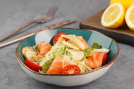 Цезарь с лососем