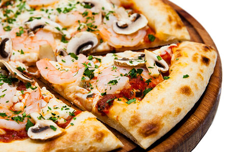 Пицца с креветками