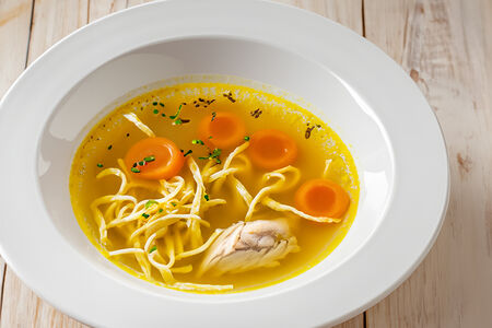 Куриный суп с лапшой