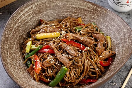 Лапша или рис с говядиной