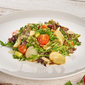 Салат с гребешком и руколой
