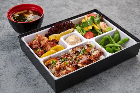 Бенто бокс с угрём