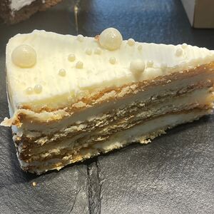 Пирожное Молочная девочка