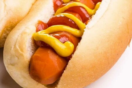 Сосиски гриль в багете