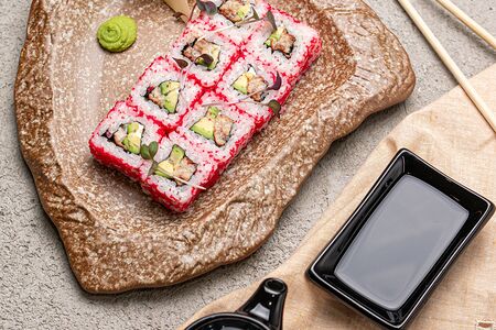 Калифорния с угрем