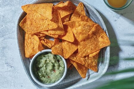 Начос с гуакамоле