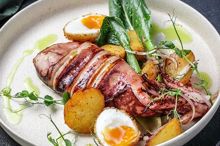 Салат с тихоокеанским кальмаром