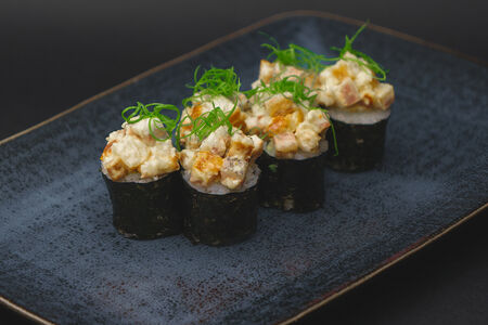 Ролл Спайси угорь