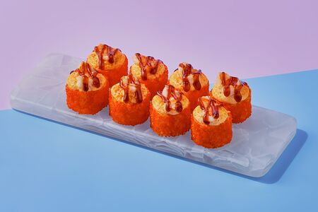 Запеченный ролл с тигровой креветкой