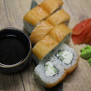 Ролл Филадельфия с лососем 8 шт.