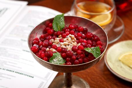 Кедровые орехи с дикой брусникой и сгущенным молоком