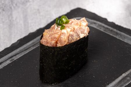 Тунец спайси