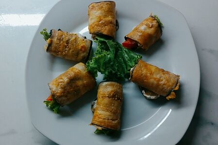 Рулетики из баклажан