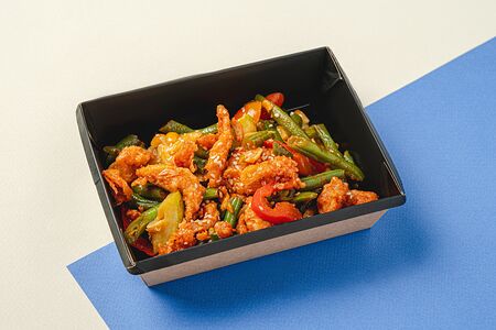 Цыпленок по-тайски с овощами