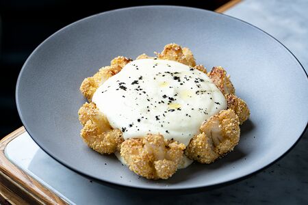 Цветная капуста с муссом из пармезана