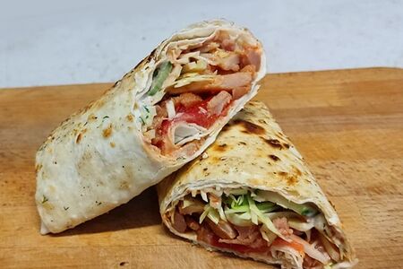 Шаурма с курицей в лаваше