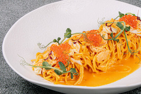 Паста с двумя видами краба и красной икрой