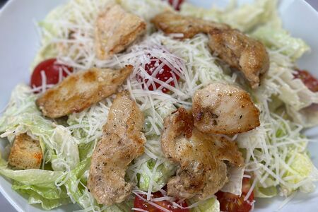 Цезарь с курицей