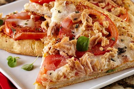 Пицца с тунцом