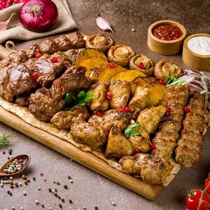 Ассорти шашлыков Мякоть с овощами