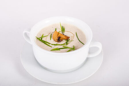 Суп-крем из грибов с маслом белого трюфеля