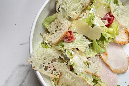 Цезарь с курицей