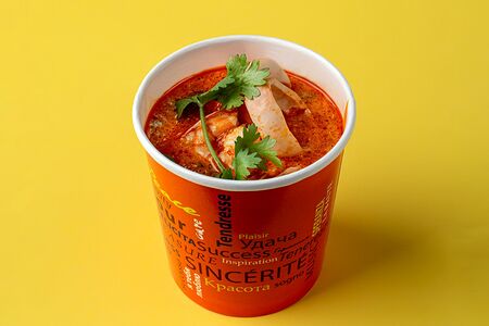 Том ям с морепродуктами