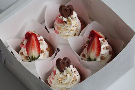 Набор из 4 капкейков