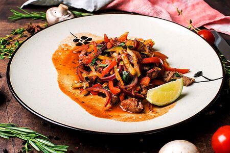 Фахитас из говяжьей вырезки