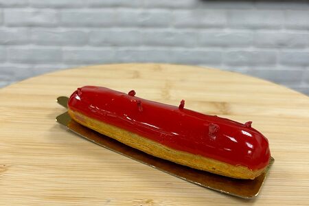 Эклер Брусника-Малина