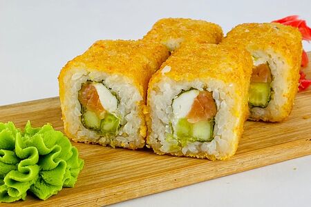 Горячий ролл с лососем