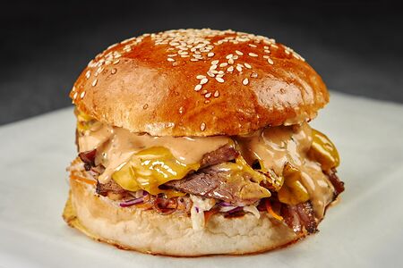 Смокер со cвинoй грудинкой