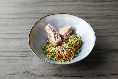 Азиатская лапша с тунцом