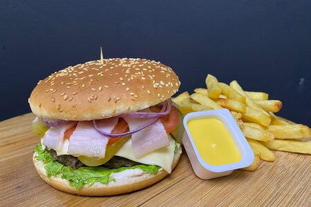 Бургер Биг Босс и фри