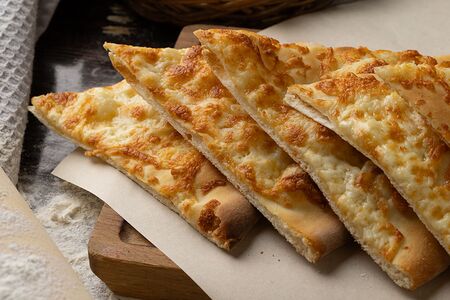 Сырная лепешка