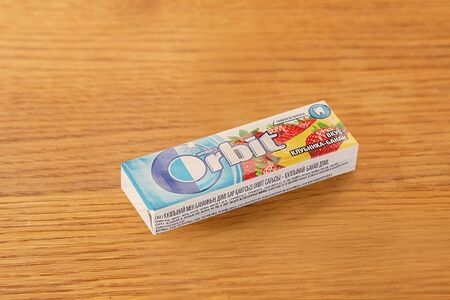 Жевательная резинка Orbit Клубника-банан