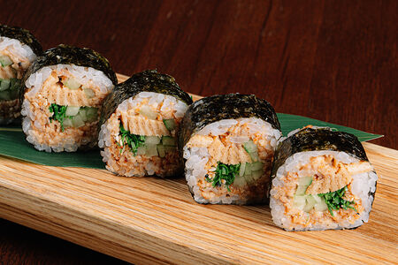 Ролл с угрем