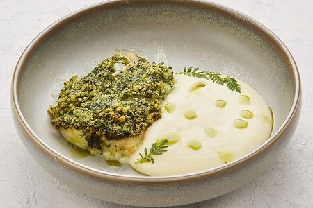 Треска под корочкой из лимона и петрушки