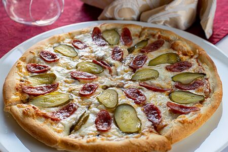 Пицца с охотничьими колбасками 25 см