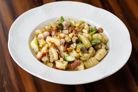 Ньокки с гуанчале и каштаном