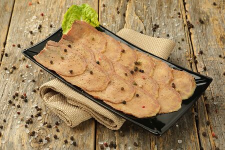 Говяжий язык с хреном