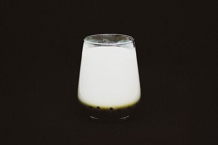 Чай Бабл ти с молоком и джус-боллами