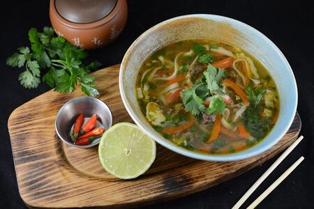 Вьетнамский суп с говядиной и лапшой